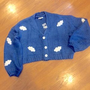 NWOT BaeVely knitted blue sweater cardigan w/white appliqué fluffy clouds.Size M